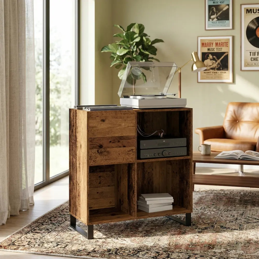 meuble vinyle en chêne artisanal avec dimensions 84,5 x 38 x 89 cm dans salon vintage