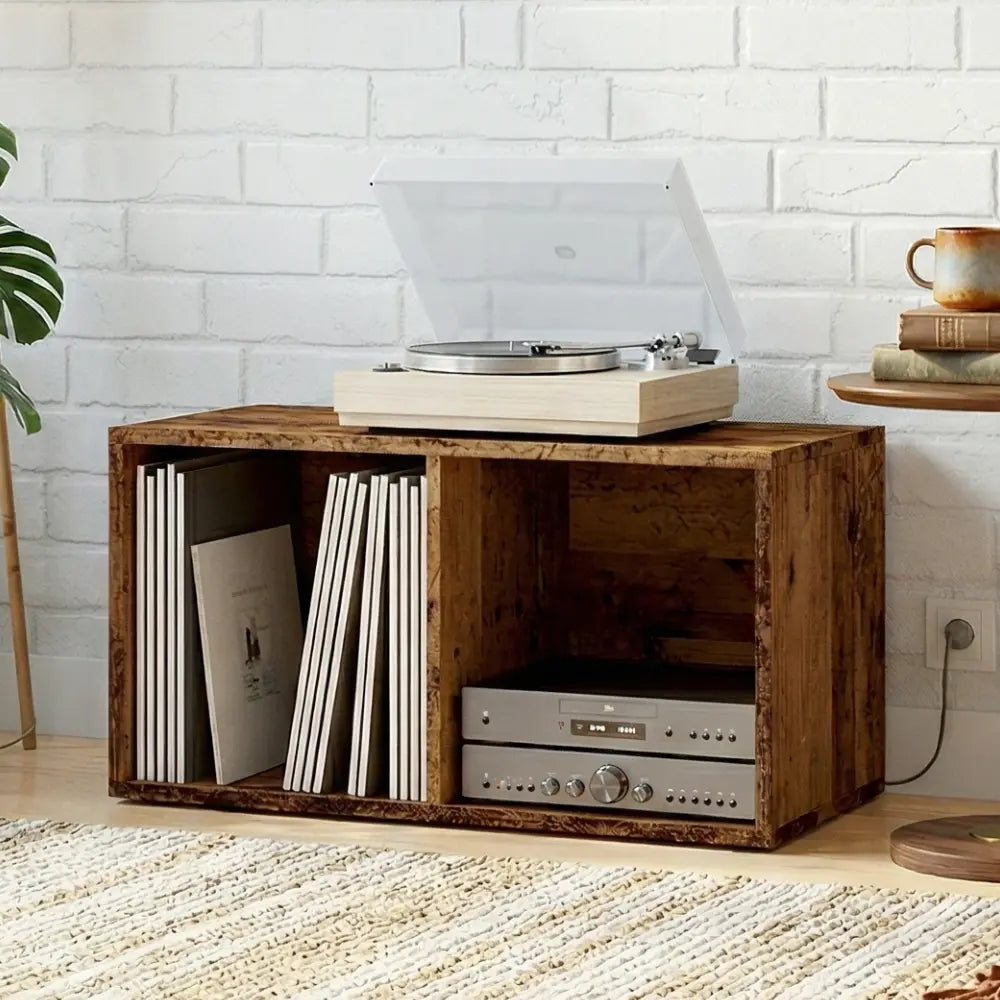 meuble vinyle en vieux bois de dimension 69,5x34x36 cm dans salon